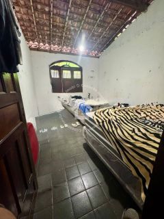 Vende-se casa no centro de Laranjeiras