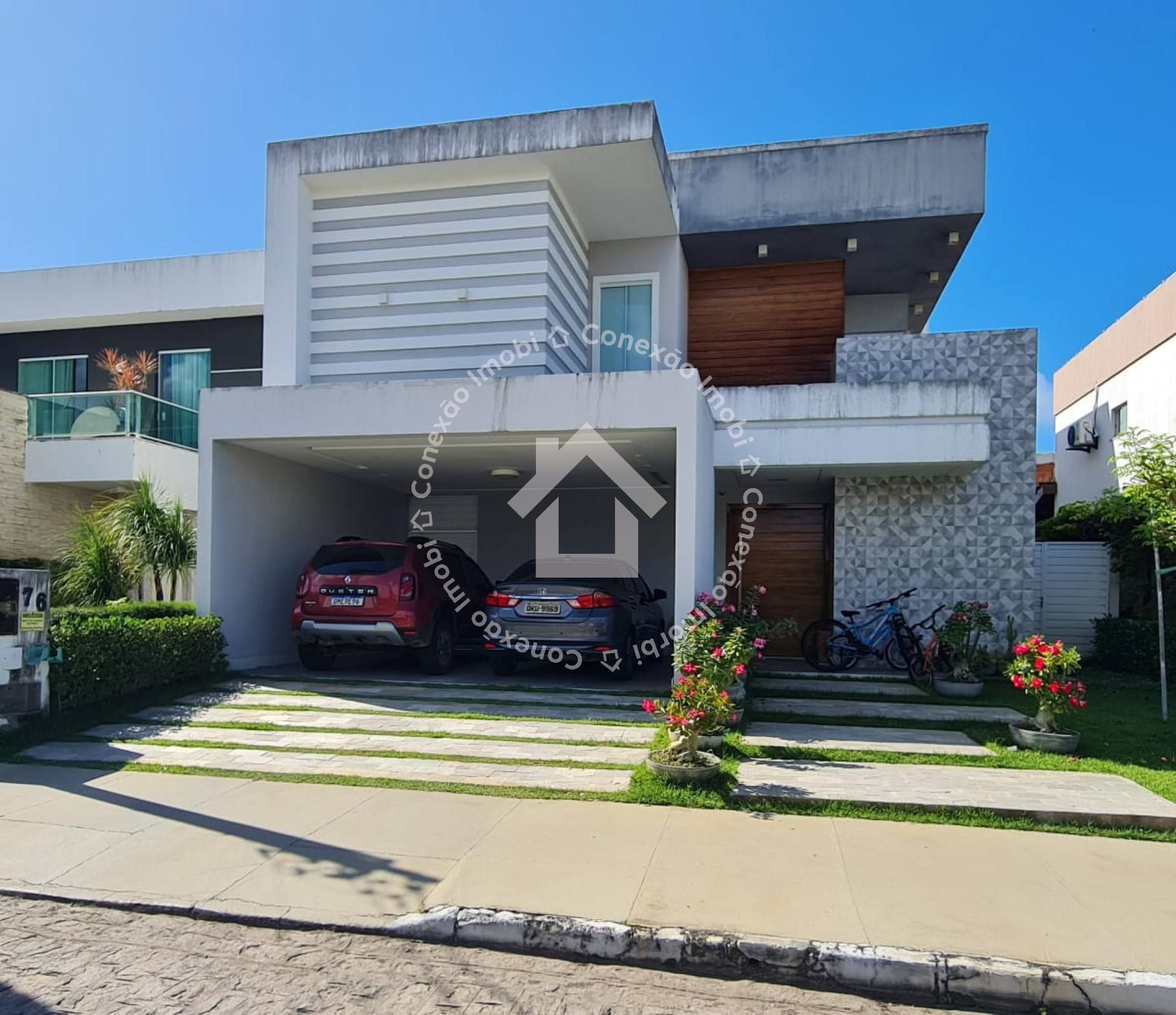 Casa à venda no CONDOMÍNIO RESERVA ARUANÃ | 4 suítes e Energia Solar