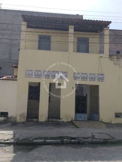 Vende-se área construída medindo 225 m² - Bairro Dezoito do Forte | 2 Quartos, 1 Suíte