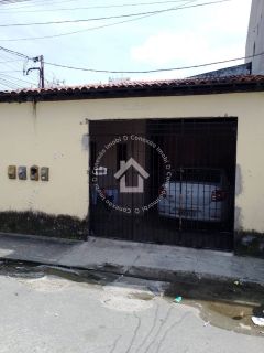 Vende-se área construída medindo 225 m² - Bairro Dezoito do Forte | 2 Quartos, 1 Suíte