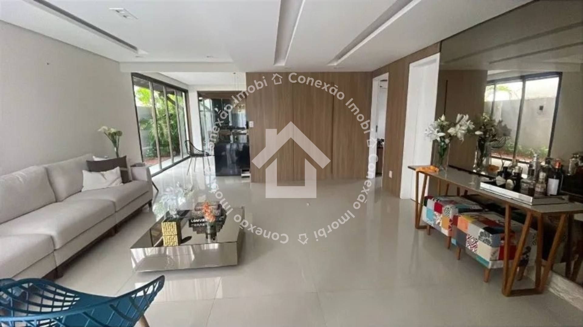 Casa  de alto padrão à venda  - Bairro aruana | 4 quartos sendo 3 suítes, 2 com closet