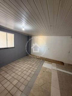 Casa à venda com 2 quartos e ponto comercial no Marcos freire 1