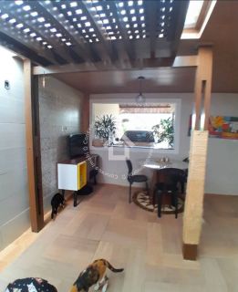 Casa à venda com 3 quartos sendo 1 suíte no condomínio fechado via mares bairro Aeroporto (Nova Aruana)