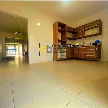 EXCELENTE Casa REFORMADA no Bairro Siqueira Campos, Ampla e Arejada! Aconchegante, no porcelanato e áreas molhadas revestidas