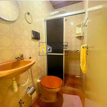 EXCELENTE Casa REFORMADA no Bairro Siqueira Campos, Ampla e Arejada! Aconchegante, no porcelanato e áreas molhadas revestidas