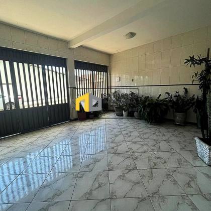 BELÍSSMA Casa Ampla com 280M² e 3 Pavimentos no Bairro VENEZA