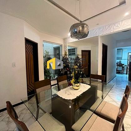 BELÍSSMA Casa Ampla com 280M² e 3 Pavimentos no Bairro VENEZA