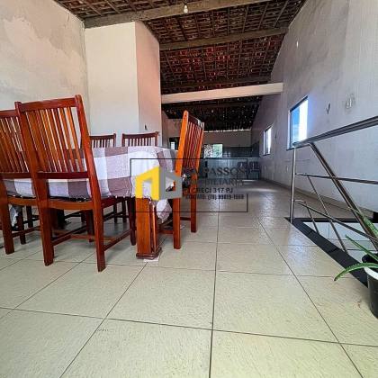 BELÍSSMA Casa Ampla com 280M² e 3 Pavimentos no Bairro VENEZA