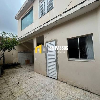 Casa aconchegante, espaçosa e toda lajeada no Santa Lúcia