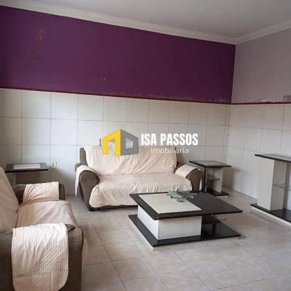 Casa aconchegante, espaçosa e toda lajeada no Santa Lúcia