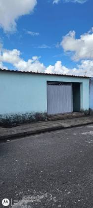 CASA 2/4 COM GARAGEM E QUINTAL GRANDE