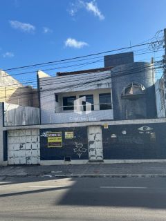 Casa triplex - Avenida João Ribeiro