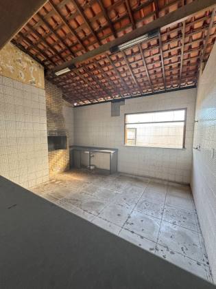 Casa triplex - Avenida João Ribeiro