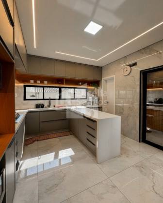 Casa Tríplex à Venda no Terras Alphaville Teresina- Teresina - PI