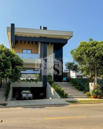 Casa Tríplex à Venda no Terras Alphaville Teresina- Teresina - PI
