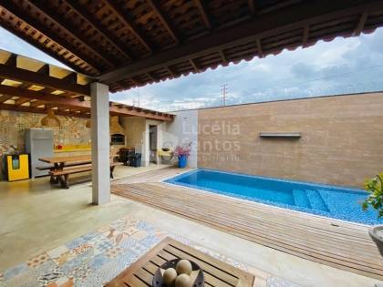 Casa duplex  à Venda no Condomínio Jardim Montevidéu