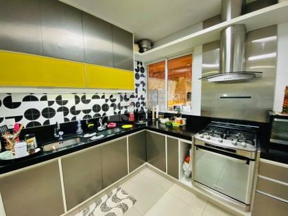 Casa duplex  à Venda no Condomínio Jardim Montevidéu