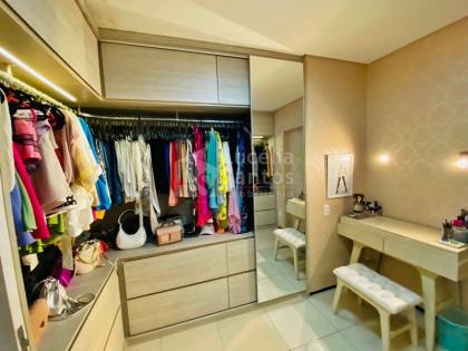 Casa duplex  à Venda no Condomínio Jardim Montevidéu