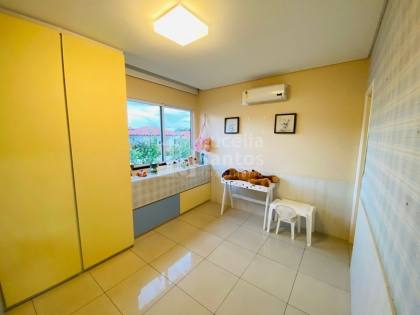 Casa duplex  à Venda no Condomínio Jardim Montevidéu