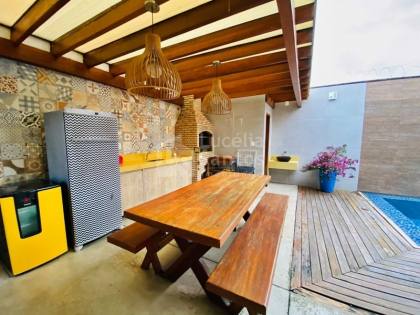 Casa duplex  à Venda no Condomínio Jardim Montevidéu