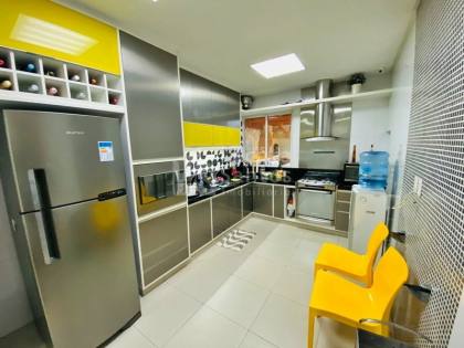 Casa duplex  à Venda no Condomínio Jardim Montevidéu