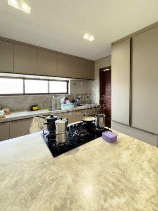 Casa Duplex à Venda no Condomínio Petrópolis Residence