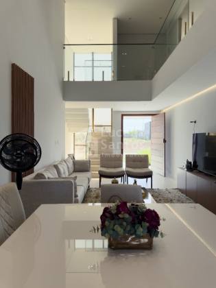 Casa Duplex à Venda no Condomínio Petrópolis Residence