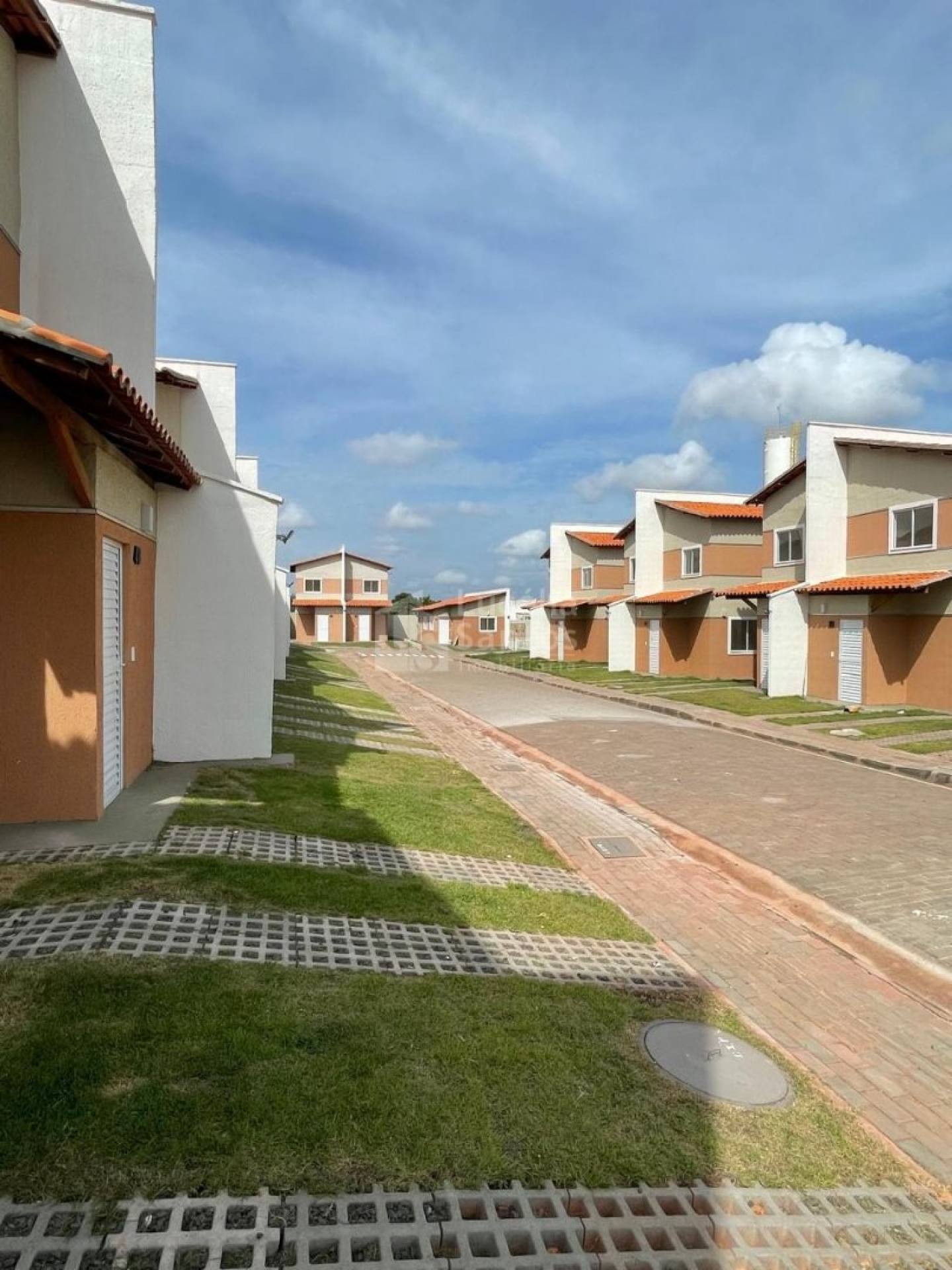 Casa Duplex à Venda no Condomínio Reserva do Leste 3