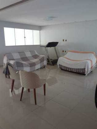 CASA À VENDA NA ZONA LESTE