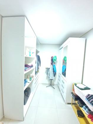 CASA À VENDA NA ZONA LESTE