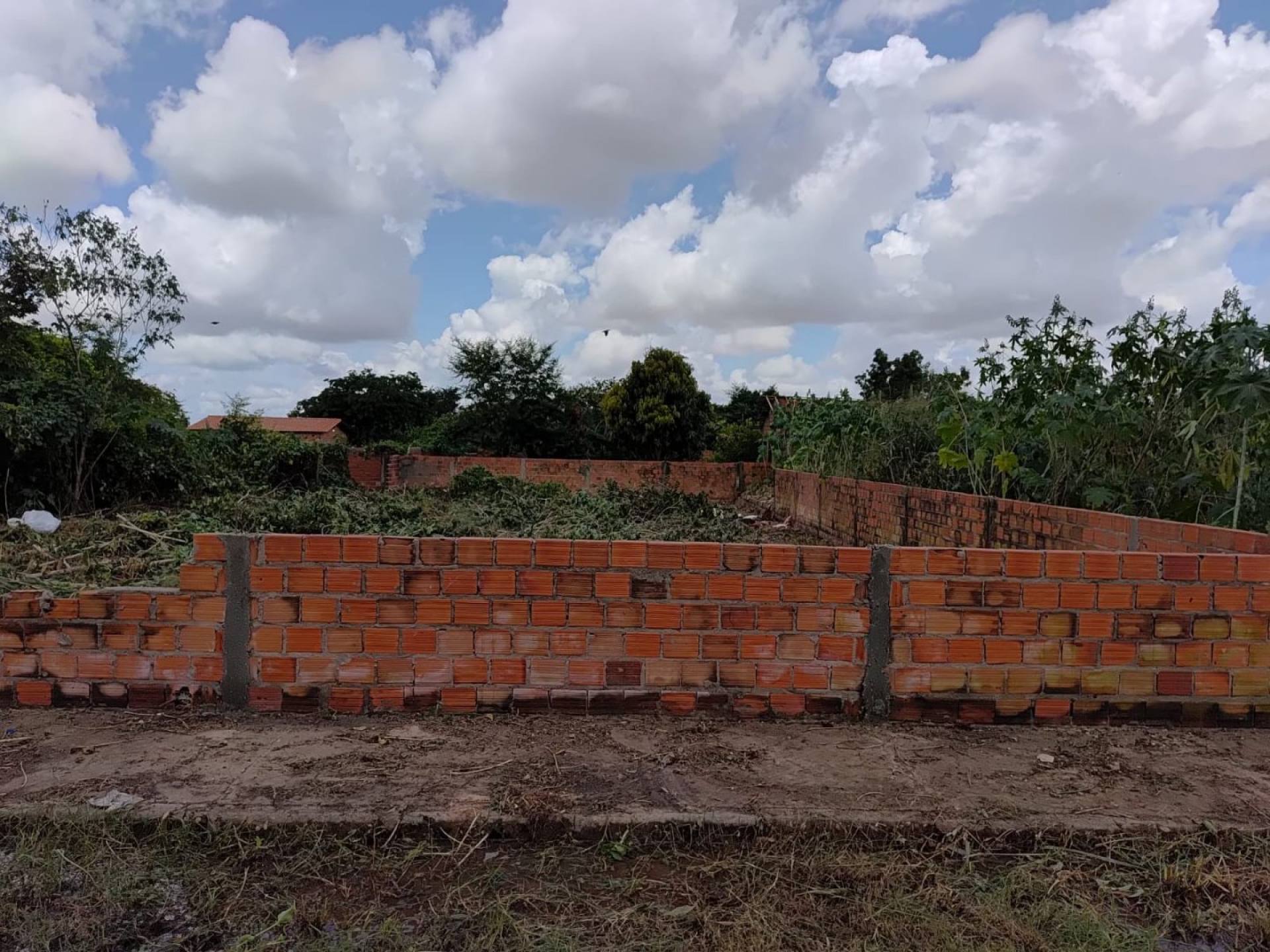 Terreno á venda no Loteamento Jardim do Vale