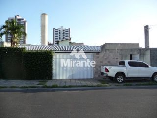 Casa Para Vender com 5 quartos sendo 5 suítes no bairro Santa Mônica em Feira De Santana