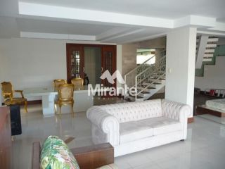 Casa Para Vender com 5 quartos sendo 5 suítes no bairro Santa Mônica em Feira De Santana