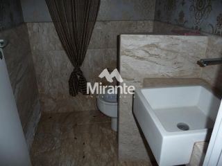 Casa Para Vender com 5 quartos sendo 5 suítes no bairro Santa Mônica em Feira De Santana