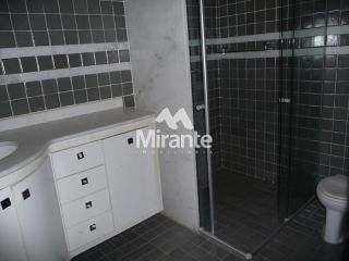 Casa Para Vender com 5 quartos sendo 5 suítes no bairro Santa Mônica em Feira De Santana