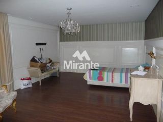 Casa Para Vender com 5 quartos sendo 5 suítes no bairro Santa Mônica em Feira De Santana