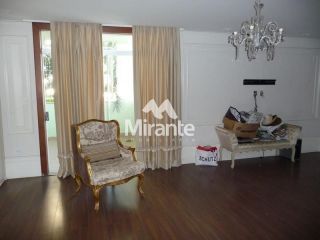 Casa Para Vender com 5 quartos sendo 5 suítes no bairro Santa Mônica em Feira De Santana