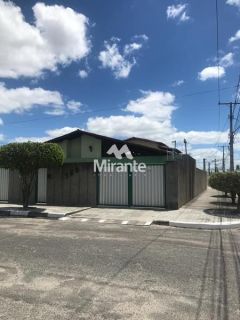 Casa Para Vender com 3 quartos sendo 1 suítes no bairro Santa Mônica em Feira De Santana