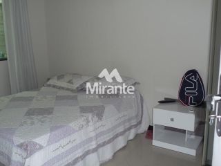 Casa Para Vender com 5 quartos sendo 5 suítes no bairro Papagaio em Feira De Santana