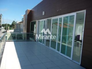 Casa Para Vender com 5 quartos sendo 5 suítes no bairro Papagaio em Feira De Santana