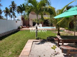 Casa de Condomínio Para Vender com 6 quartos sendo 6 suítes no bairro Região de Gervásio em Valença