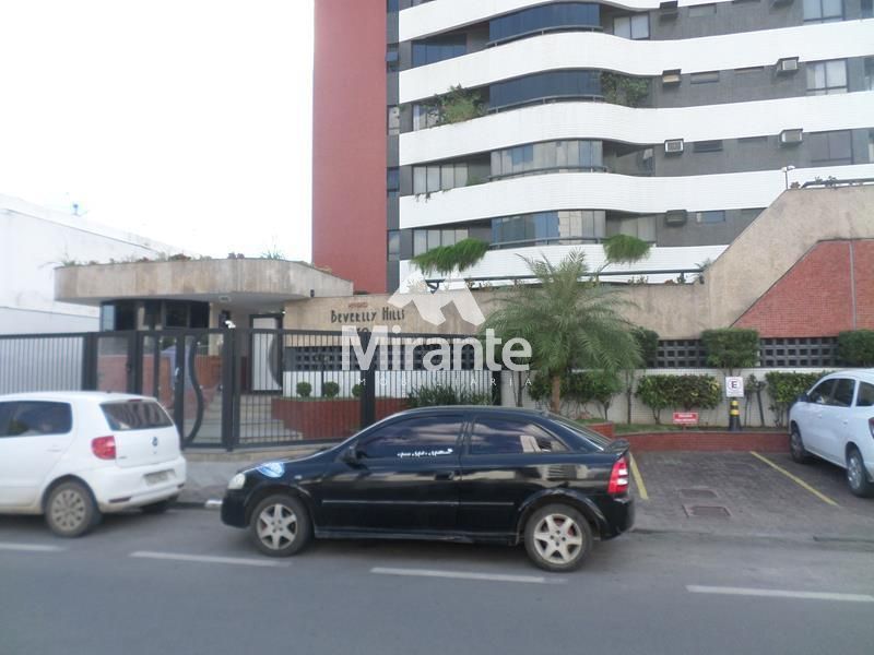 Apartamento Para Vender com 4 quartos sendo 3 suítes no bairro Kalilândia em Feira De Santana