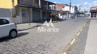 Casa Para Vender com 3 quartos no bairro Cidade Nova em Feira De Santana