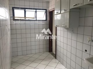 Apartamento Para Vender com 3 quartos sendo 1 suíte no bairro Ponto Central em Feira De Santana