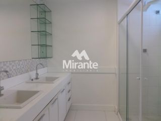 Cobertura Para Vender com 4 quartos sendo 4 suítes no bairro Santa Mônica em Feira De Santana