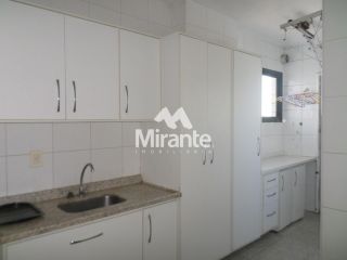 Cobertura Para Vender com 4 quartos sendo 4 suítes no bairro Santa Mônica em Feira De Santana