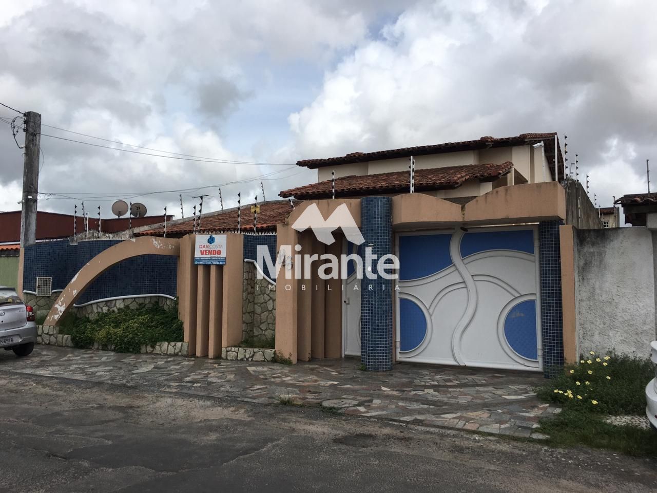 Casa Para Vender com 6 quartos sendo 4 suítes no bairro Jardim Cruzeiro em Feira De Santana