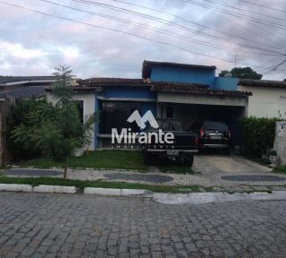Casa de Condomínio Para Vender com 4 quartos sendo 3 suítes no bairro Tomba em Feira De Santana