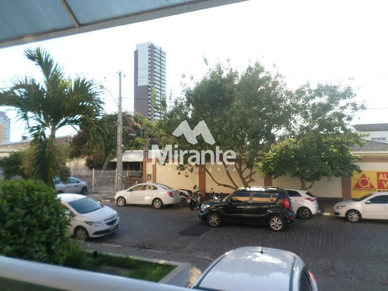 Casa Para Alugar com 3 quartos sendo 1 suítes no bairro Santa Mônica em Feira De Santana