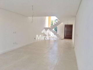 Casa de Condomínio Para Vender com 3 quartos sendo 3 suítes no bairro Cidade Nova em Feira De Santana